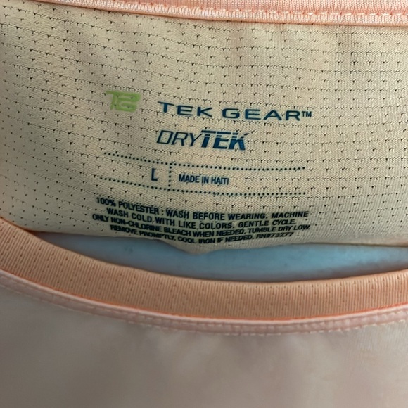 Women’s Tek Gear Tank NWOT - Picture 3 of 3
